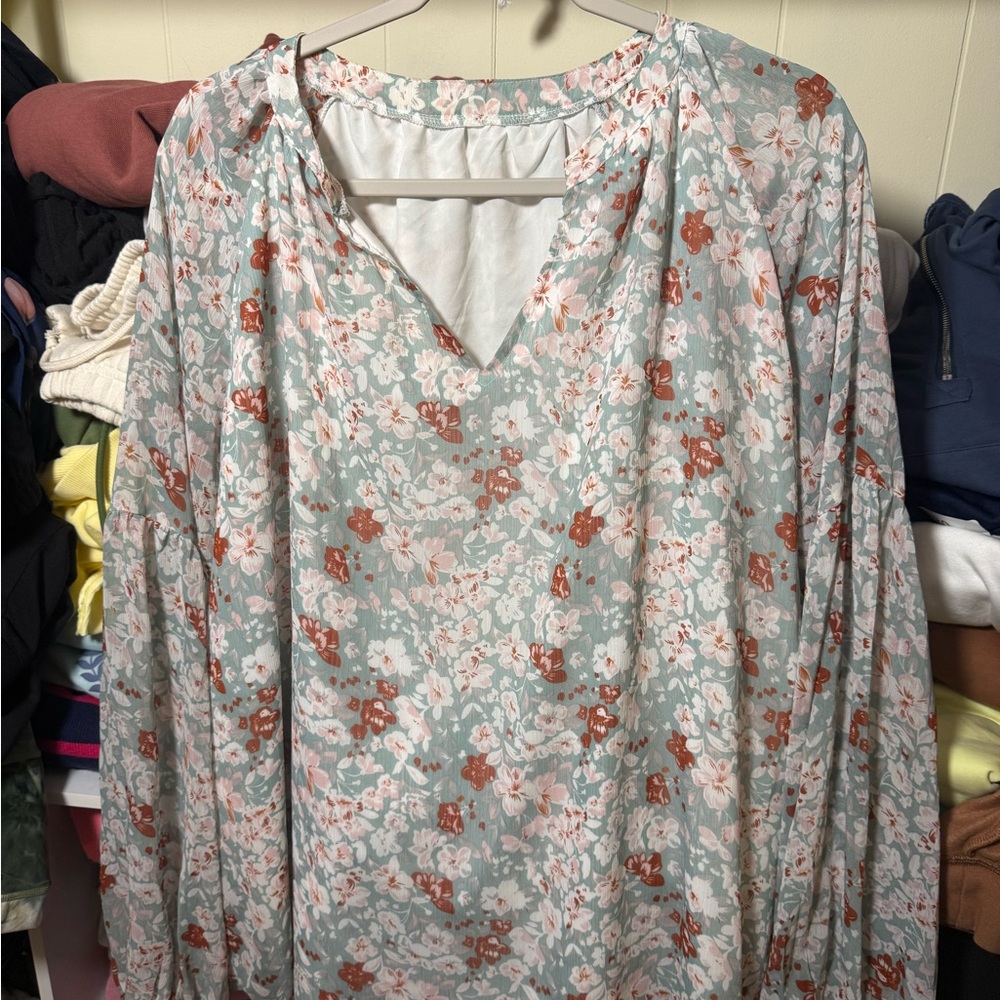 Floral V-Neck Women's Top Size 2XL